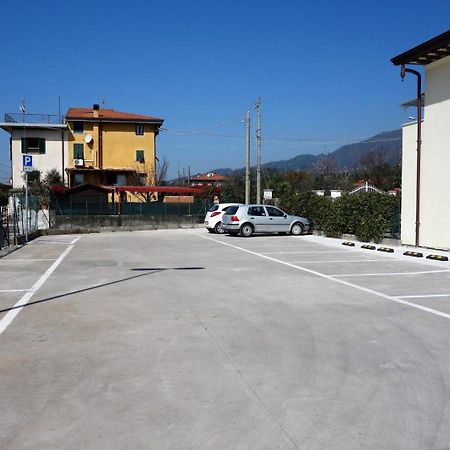 House Versilia Luca E Giada, 5 Chilometri Da Forte Dei Marmi! Luaran gambar